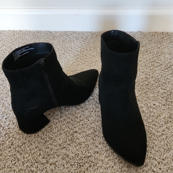 Elegant Black Ankle Boots - Picture 1 of 1